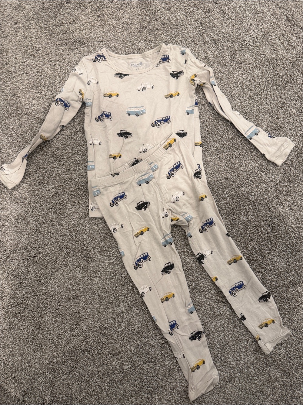 Kyte Baby long sleeve pajamas
